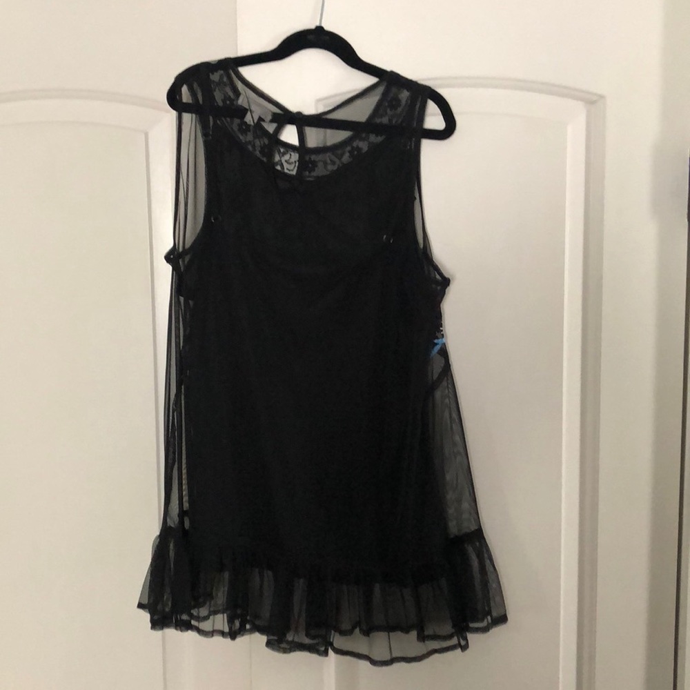 Too small - Picture 2 of 3